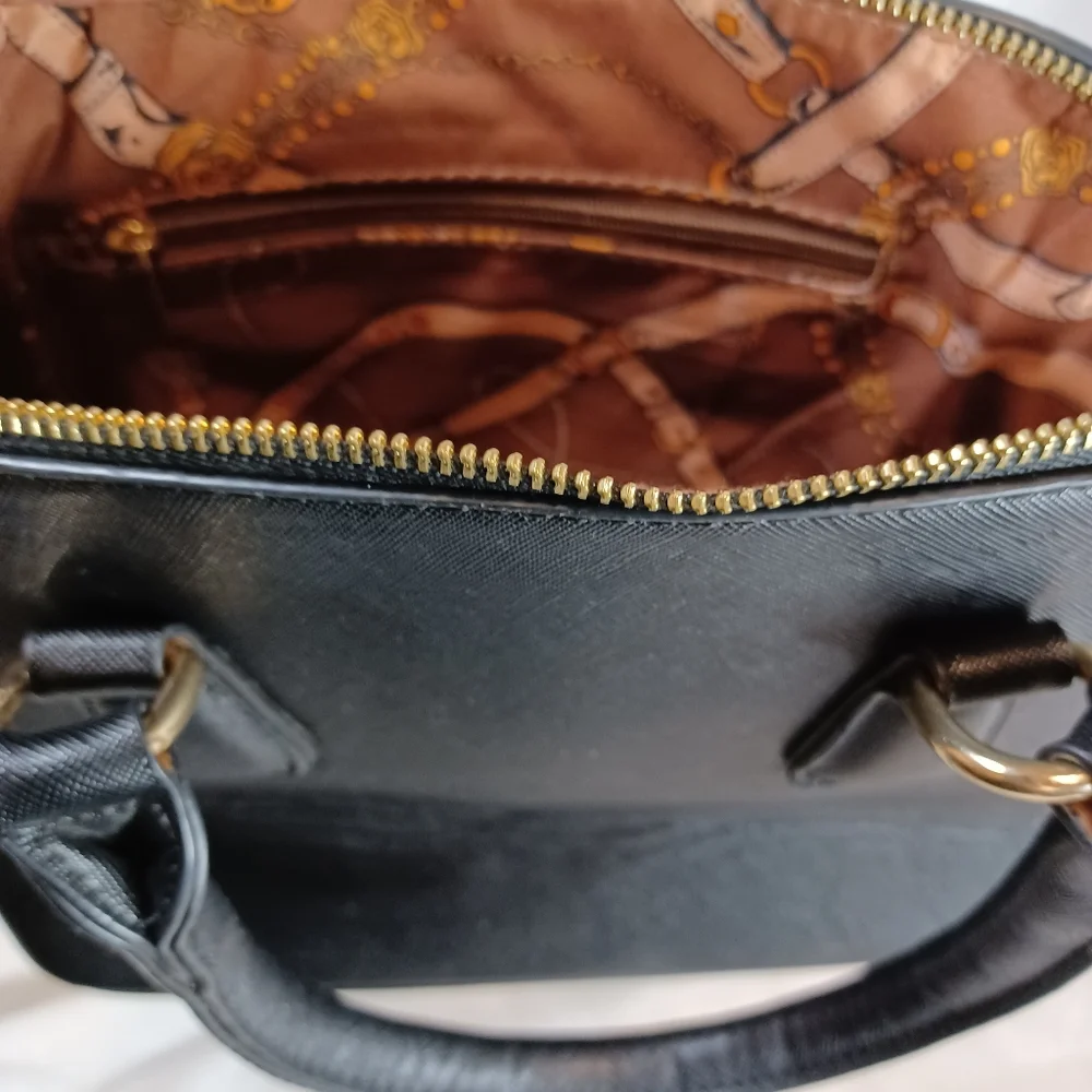 Handbag - Picture 5 of 9